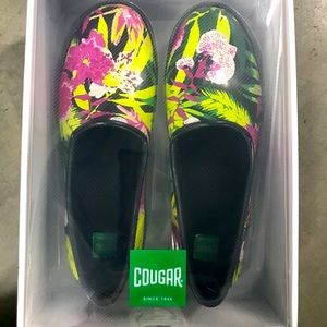 Cougar shoes size 10